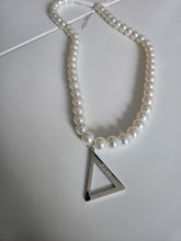 Load image into Gallery viewer, Pearl Necklace