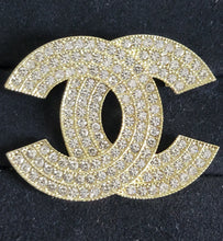 Load image into Gallery viewer, Crystal Brooch